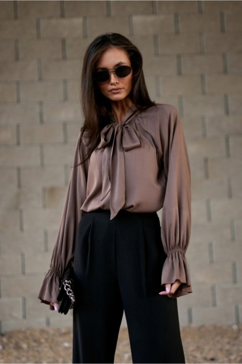 Bluzka Model Isabel CAP BLU0217 Cappuccino - Roco Fashion