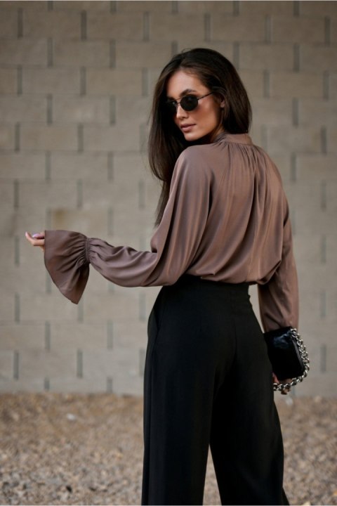 Bluzka Model Isabel CAP BLU0217 Cappuccino - Roco Fashion