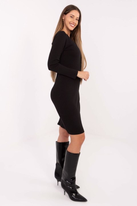 Sukienka Model RV-SK-A1050.08 Black - Rue Paris