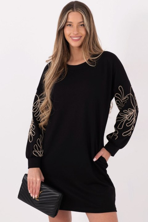 Sukienka Model RV-SK-A1064.95 Black - Rue Paris