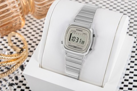 Damski Zegarek CASIO Vintage LA670WEA-8AEF - Retro Elegancja